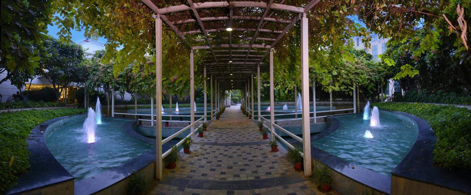 Treehouse Hotel Club & Spa Dharuhera ภายนอก รูปภาพ