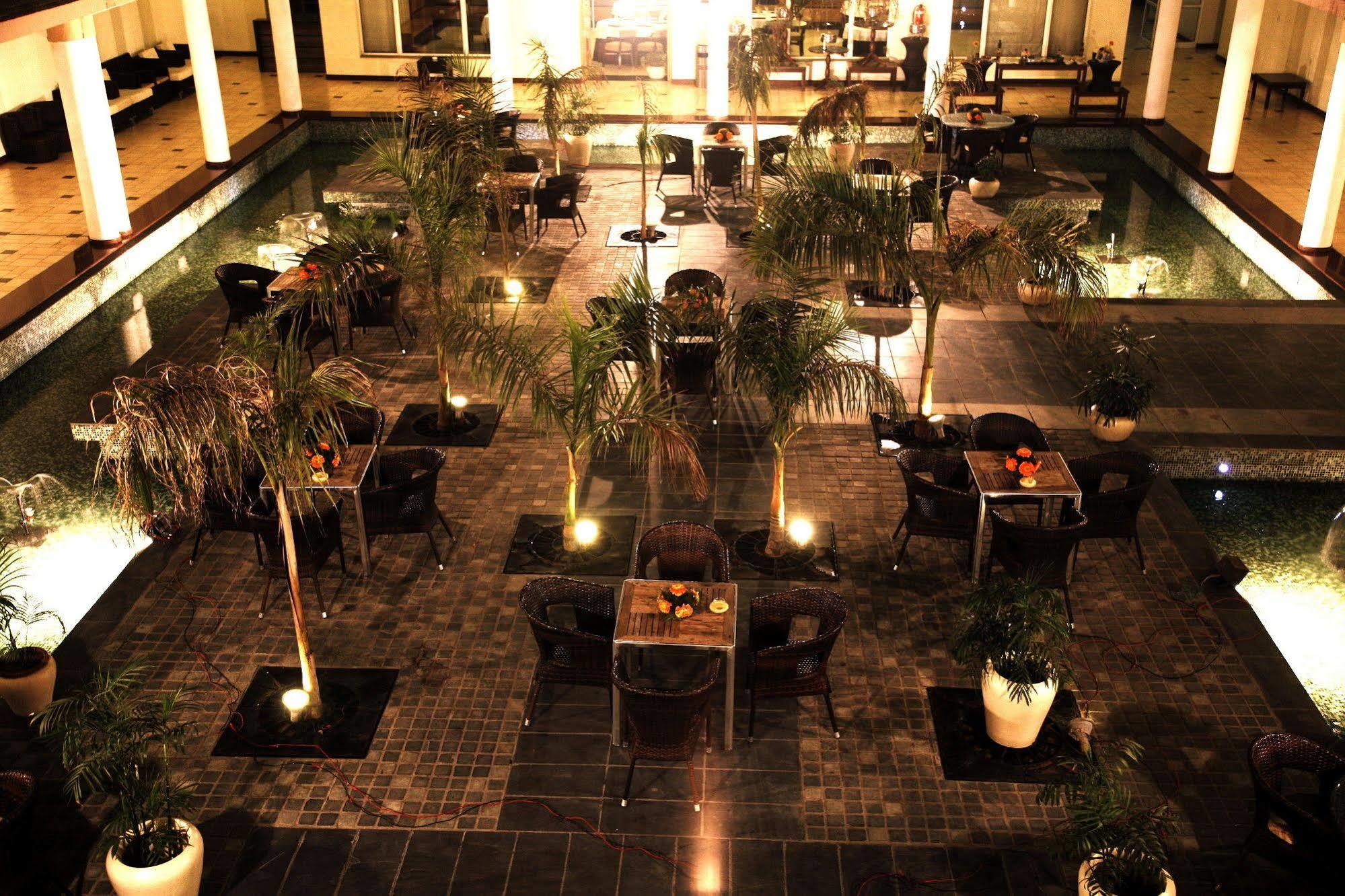 Treehouse Hotel Club & Spa Dharuhera ภายนอก รูปภาพ
