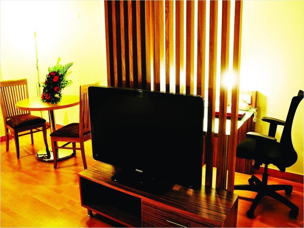 Treehouse Hotel Club & Spa Dharuhera ภายนอก รูปภาพ